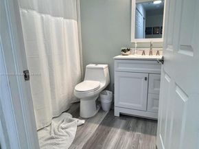 9725 NW 52nd St 114, Doral FL 33178