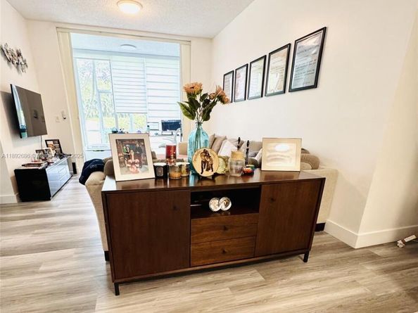 9725 NW 52nd St 114, Doral FL 33178