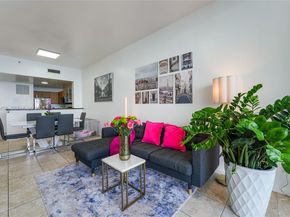 725 NE 22nd St 7B, Miami FL 33137