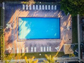 2821 N Miami Beach Blvd 2I, North Miami Beach FL 33160