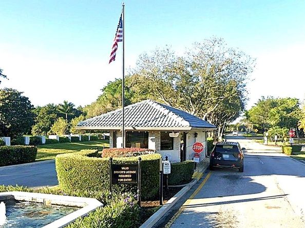 10310 Camelback Ln, Boca Raton FL 33498