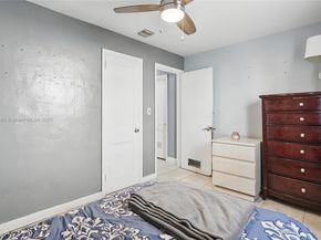 936 38th St, West Palm Beach FL 33407