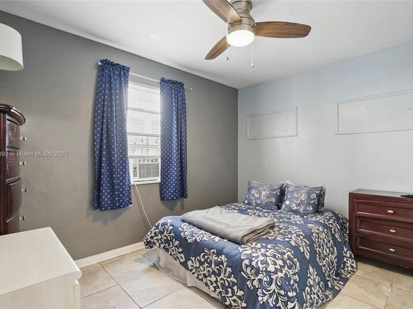 936 38th St, West Palm Beach FL 33407