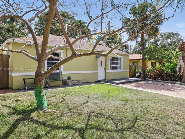 936 38th St, West Palm Beach FL 33407