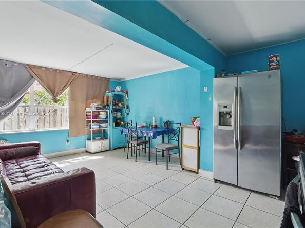 936 38th St, West Palm Beach FL 33407