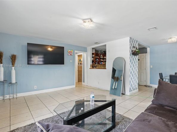 936 38th St, West Palm Beach FL 33407