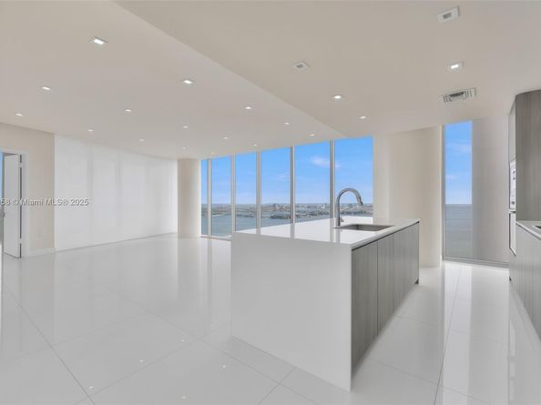 2900 NE 7th Ave 4407, Miami FL 33137