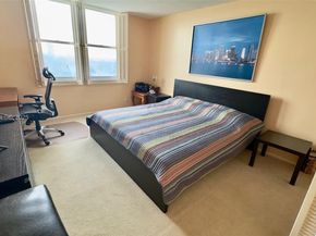 427 Golden Isles Dr 8A, Hallandale Beach FL 33009