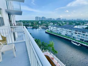 427 Golden Isles Dr 8A, Hallandale Beach FL 33009