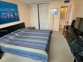 427 Golden Isles Dr 8A, Hallandale Beach FL 33009