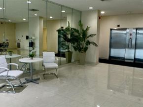 427 Golden Isles Dr 8A, Hallandale Beach FL 33009