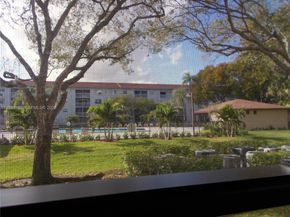 1400 SW 124th Ter 111Q, Pembroke Pines FL 33027