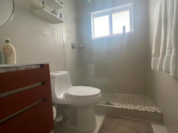 10090 NW 57th St, Doral FL 33178