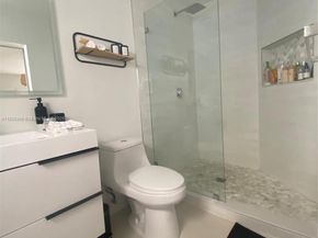 10090 NW 57th St, Doral FL 33178