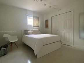 10090 NW 57th St, Doral FL 33178