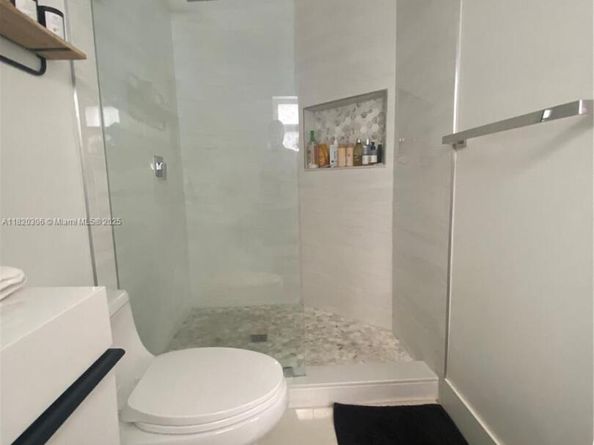 10090 NW 57th St, Doral FL 33178