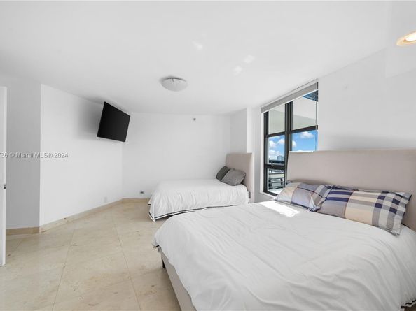 3500 Mystic Pointe Dr 3502, Aventura FL 33180