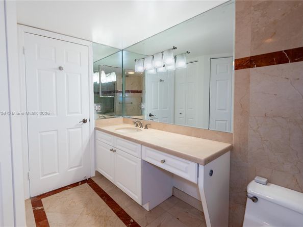 3500 Mystic Pointe Dr 3502, Aventura FL 33180