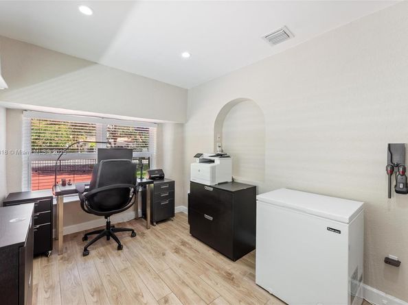 1020 SW 22nd St, Miami FL 33129