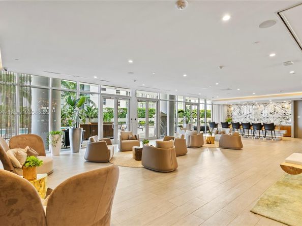 488 NE 18th St 3401, Miami FL 33132