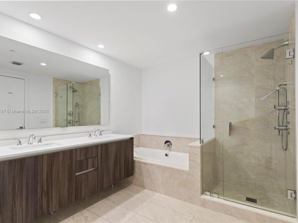 488 NE 18th St 3401, Miami FL 33132