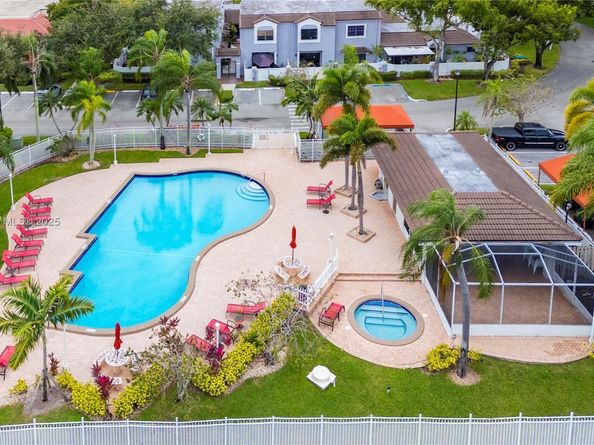 11530 NW 10th St 11530, Pembroke Pines FL 33026