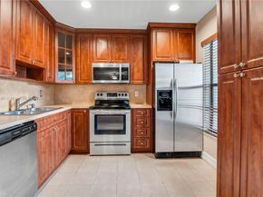 11530 NW 10th St 11530, Pembroke Pines FL 33026