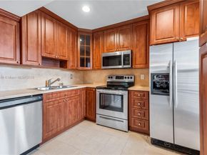 11530 NW 10th St 11530, Pembroke Pines FL 33026