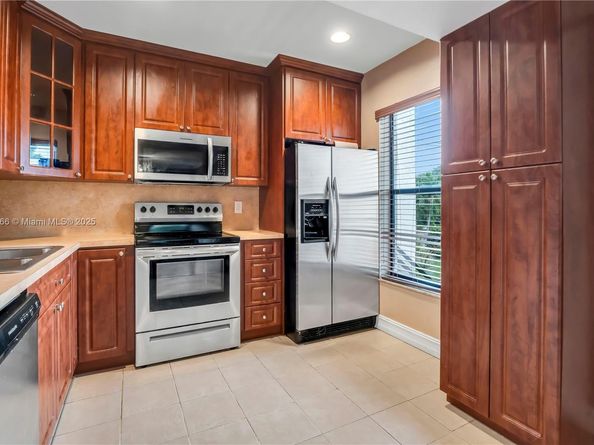 11530 NW 10th St 11530, Pembroke Pines FL 33026