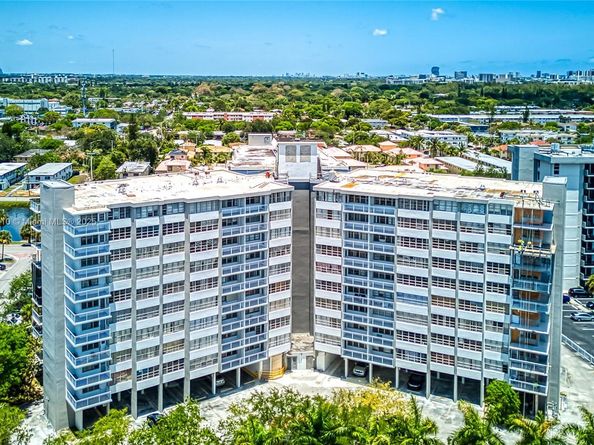 2025 NE 164th St 907, North Miami Beach FL 33162