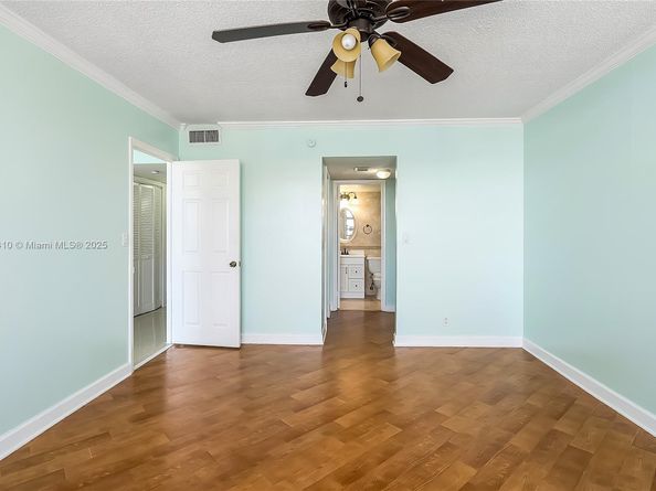 2025 NE 164th St 907, North Miami Beach FL 33162