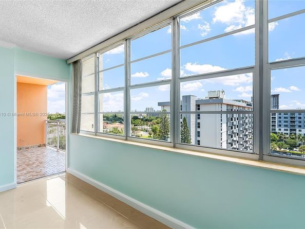 2025 NE 164th St 907, North Miami Beach FL 33162