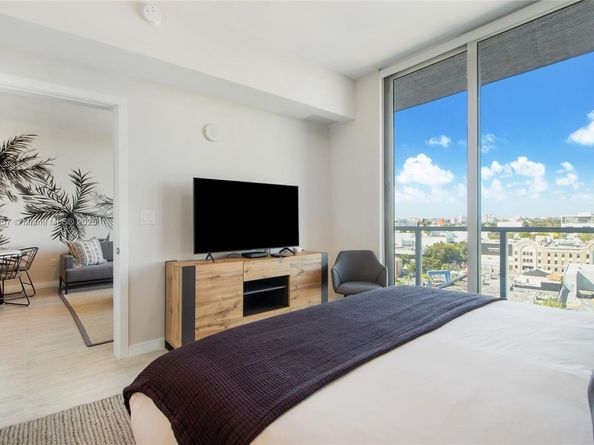 3900 Biscayne Blvd N805, Miami FL 33137