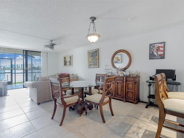 109 Lake Emerald Dr 103, Oakland Park FL 33309