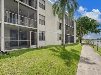 109 Lake Emerald Dr