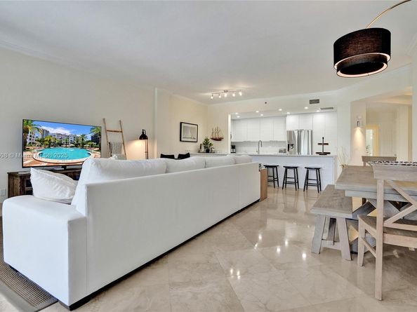 3700 Island Blvd C206, Aventura FL 33160