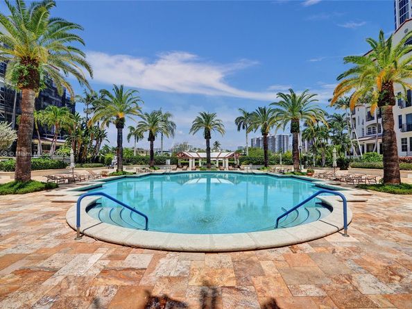 3700 Island Blvd C206, Aventura FL 33160