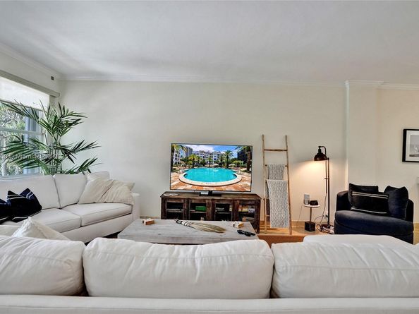 3700 Island Blvd C206, Aventura FL 33160