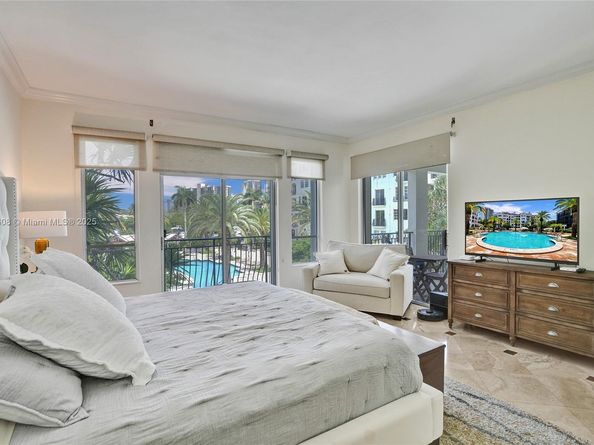 3700 Island Blvd C206, Aventura FL 33160