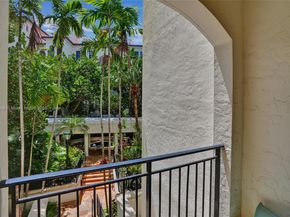 3700 Island Blvd C206, Aventura FL 33160