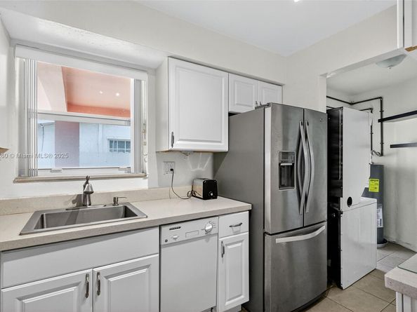 7740 NW 15th Ct, Pembroke Pines FL 33024