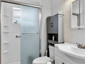 7740 NW 15th Ct, Pembroke Pines FL 33024