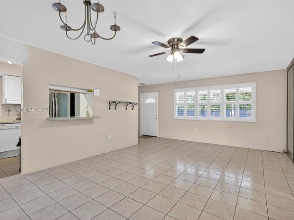 7740 NW 15th Ct, Pembroke Pines FL 33024
