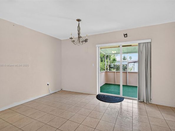 7740 NW 15th Ct, Pembroke Pines FL 33024
