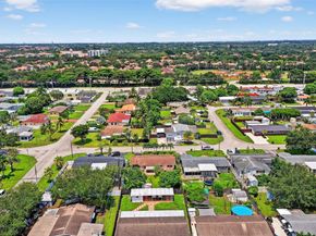 7740 NW 15th Ct, Pembroke Pines FL 33024