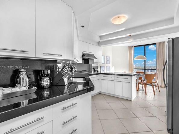 2000 Island Blvd 1704, Aventura FL 33160