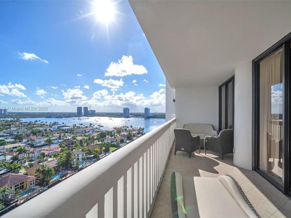 2000 Island Blvd 1704, Aventura FL 33160