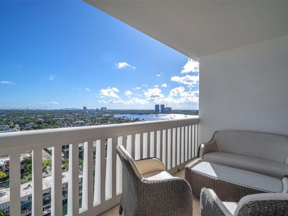 2000 Island Blvd 1704, Aventura FL 33160
