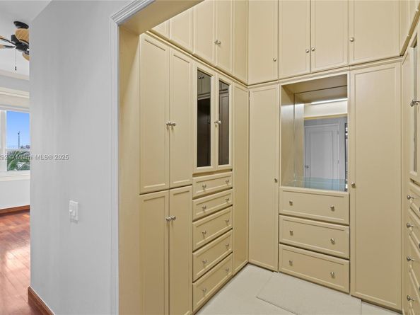 888 Brickell Key Dr 408, Miami FL 33131