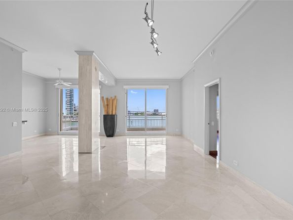 888 Brickell Key Dr 408, Miami FL 33131